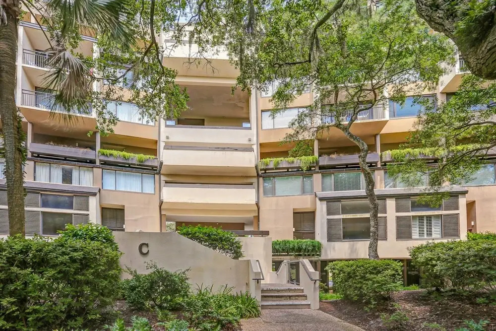 Beach Condo With Balcony, W/d, AC, Outdoor Pool & Fast Wifi