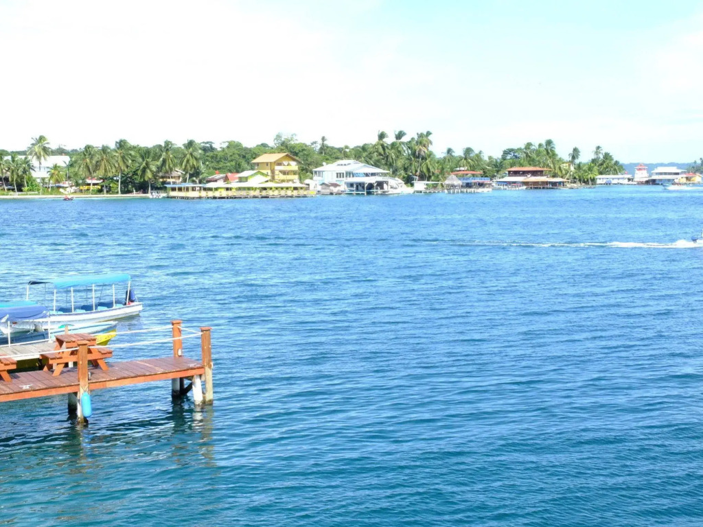 Tropical Suites Hotel