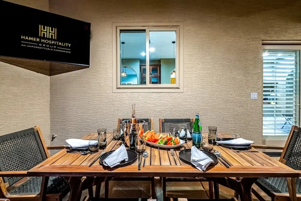 Luxury Lookout Canyon 5 Bdrm Stunner W/htd Pool!
