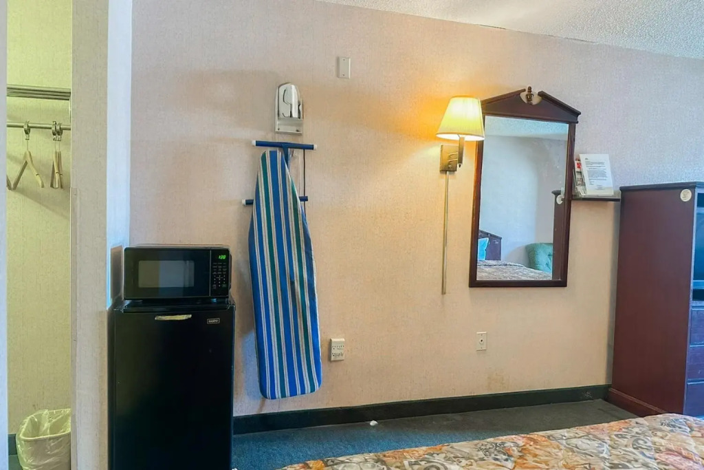 Red Carpet Inn-Macon