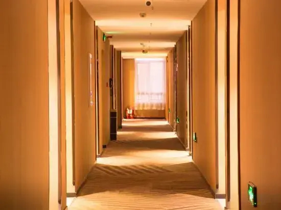 Homeinn Ease Hotel (Yingkou City Central Hospital)