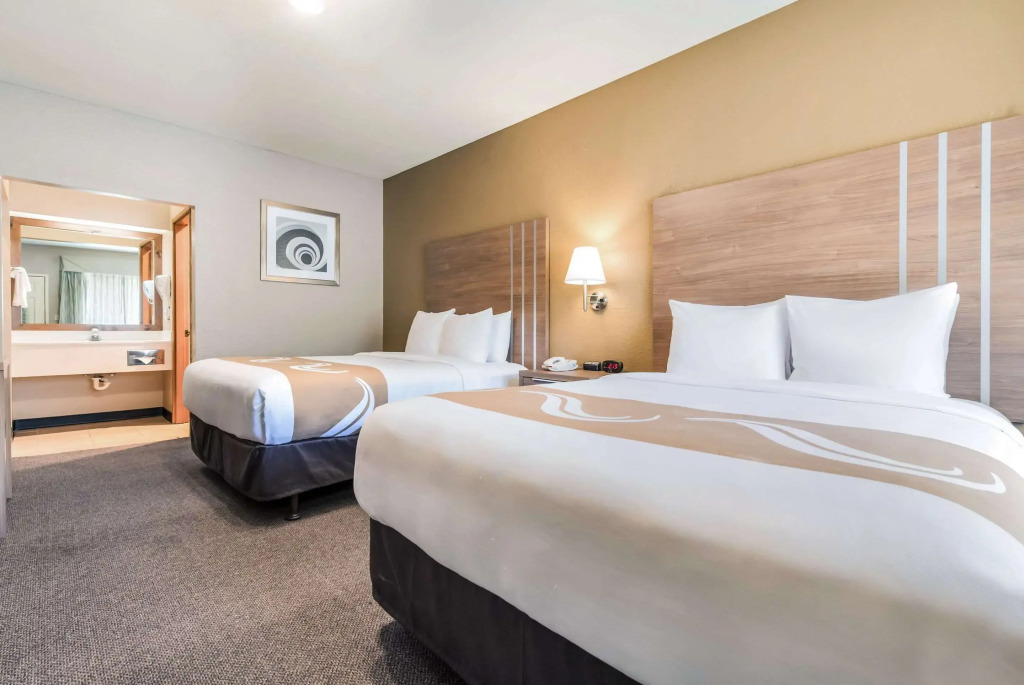 Quality Inn & Suites Bainbridge Island