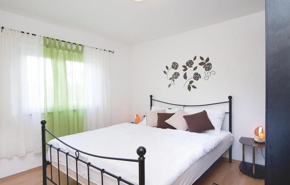 Gorgeous Home In Nedescina