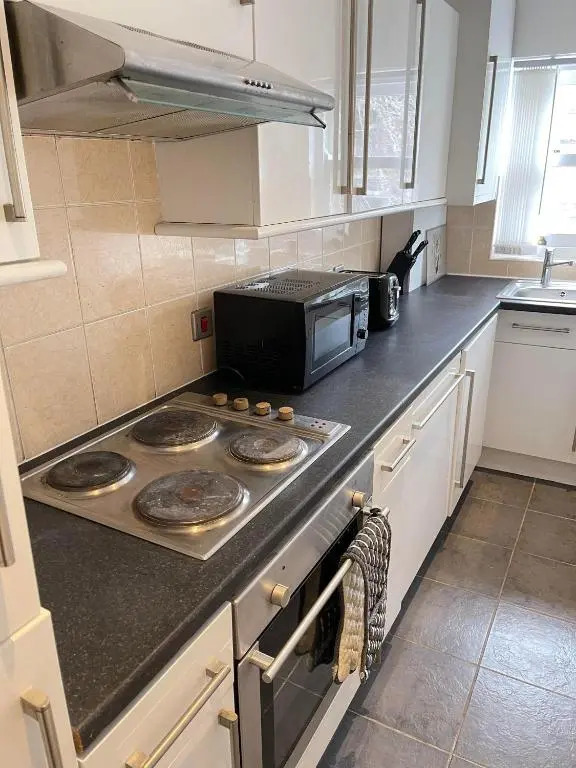 No 8 - LARGE 2 BED NEAR SEFTON PARK AND LARK LANE