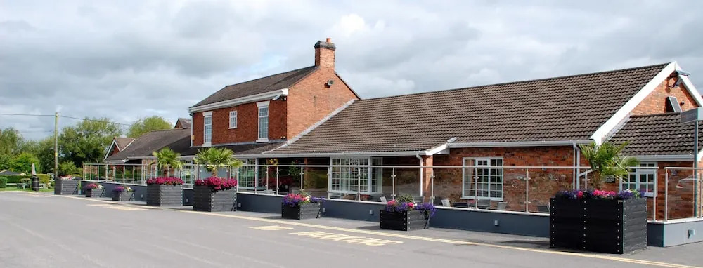 Hunters Lodge Hotel