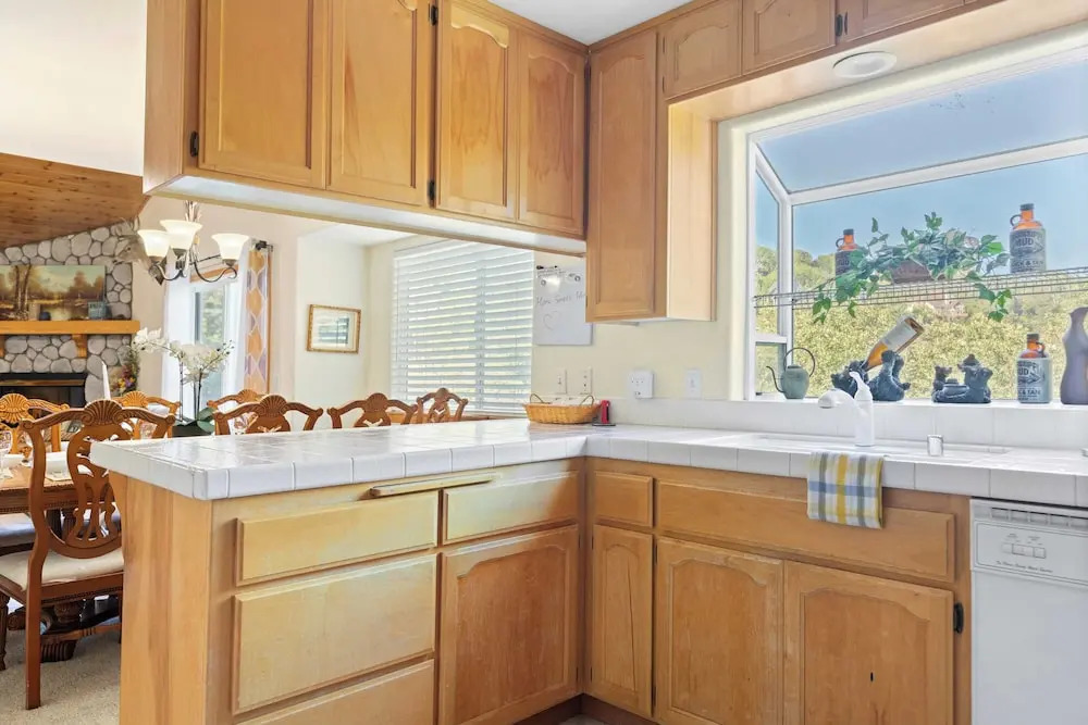 Alpine Retreat w/ Private Deck, Views, Outdoor Dining Alpen Drive by Avantstay