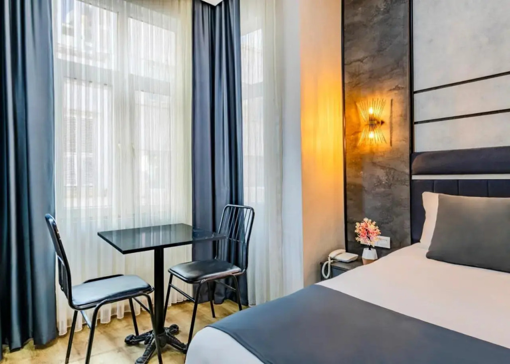 La Pera Suites Hotel