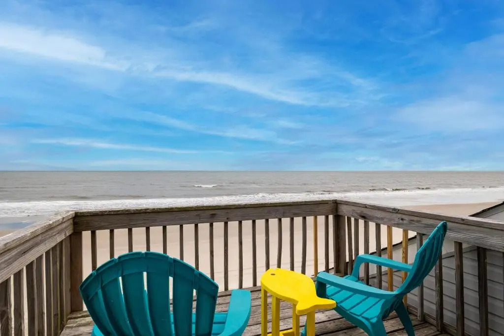 10 Conch Too by Oak Island Accommodations