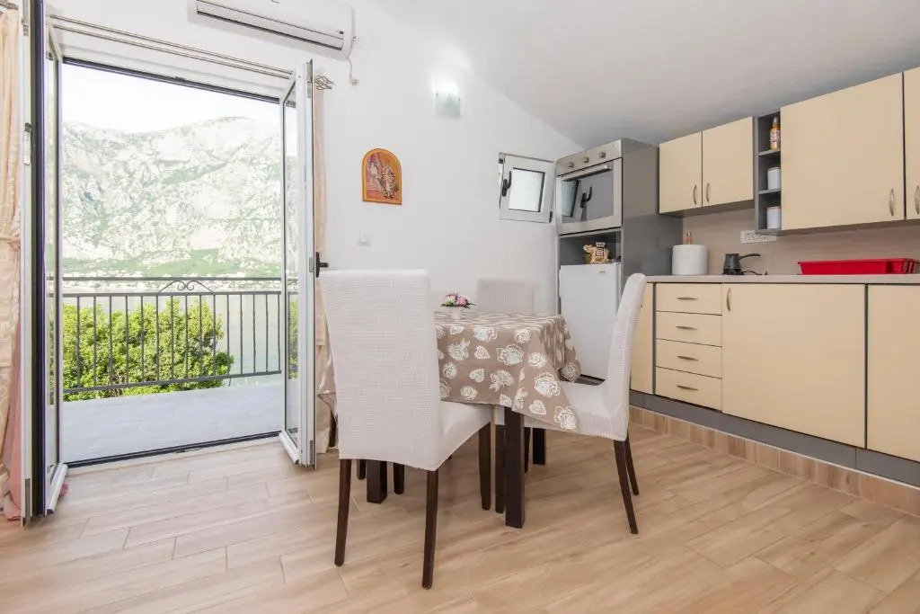 Apartment Prcanj