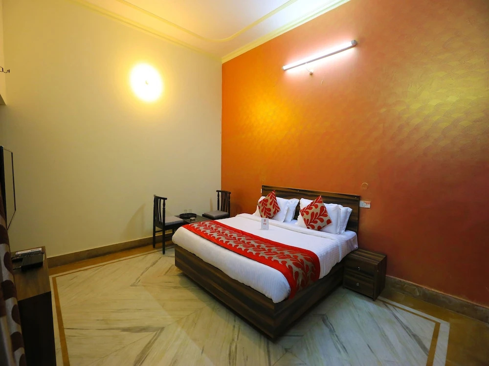 OYO 8681 Hotel Happy Homes