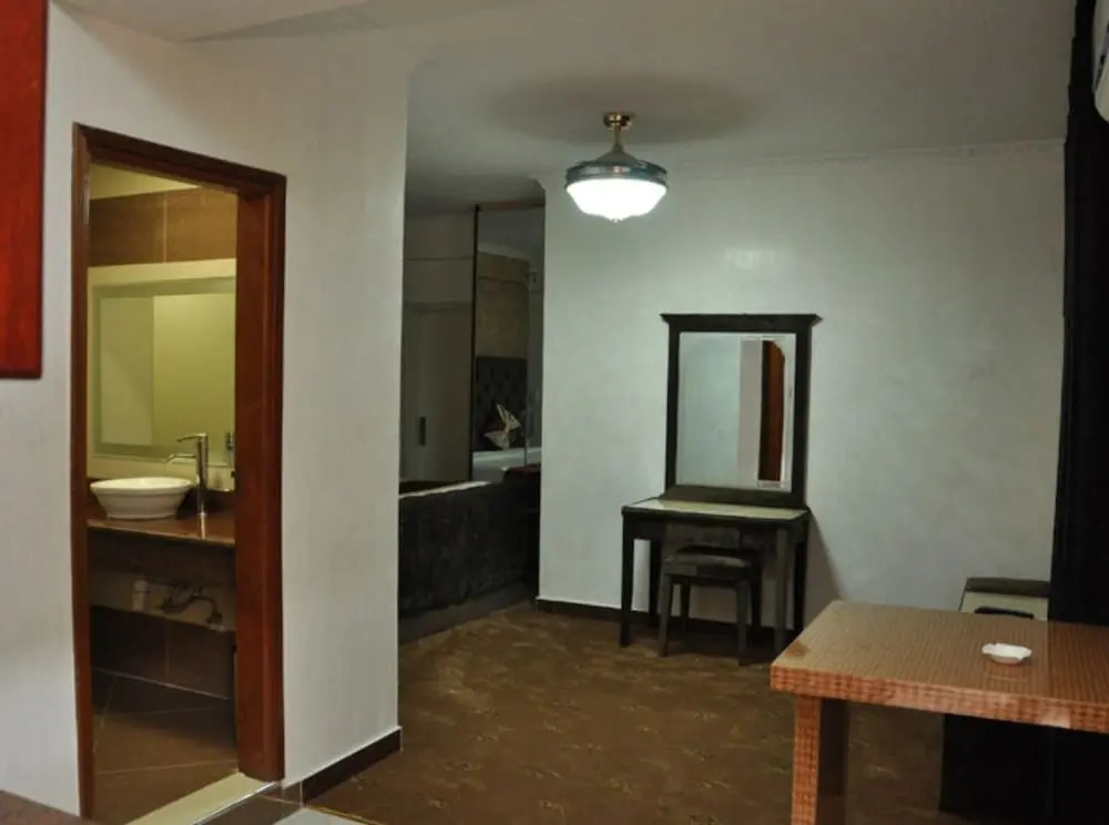 Elite Suites Hotel