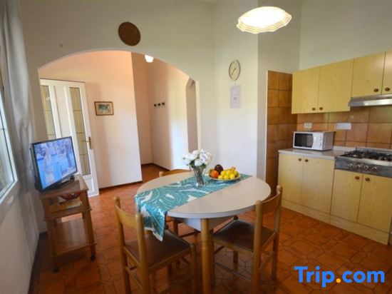 Lovely Villa for Five Guests in Peaceful Lignano Riviera
