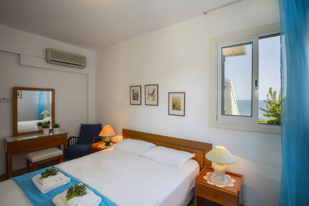 Sirina Lina Beachfront Suite