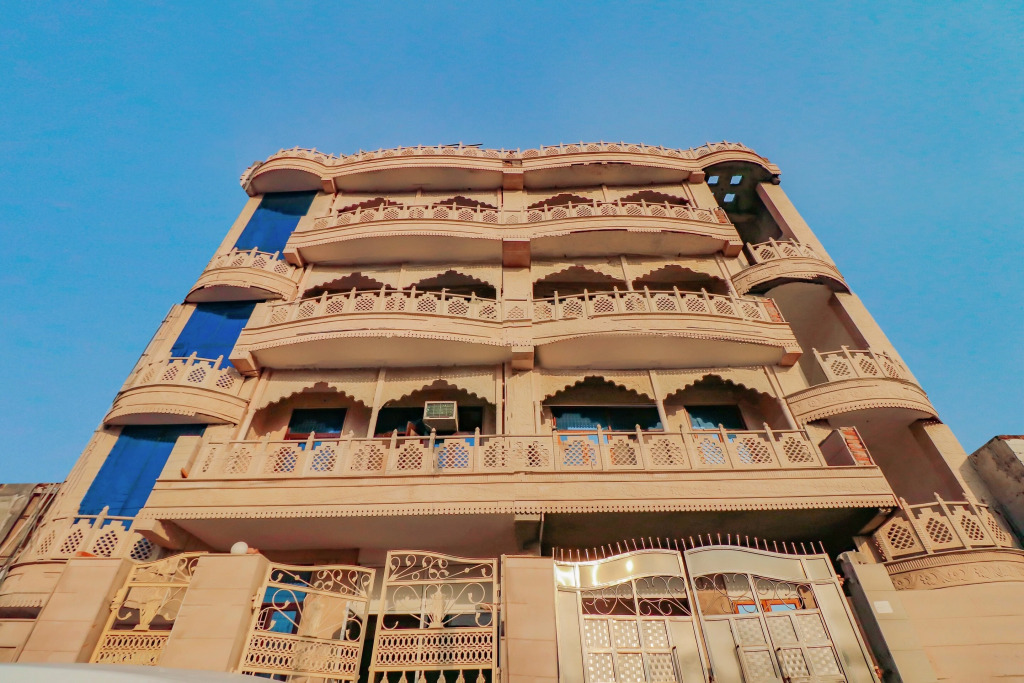 Hotel O Primrose Hotels Near Noida Sector 76 Metro Station