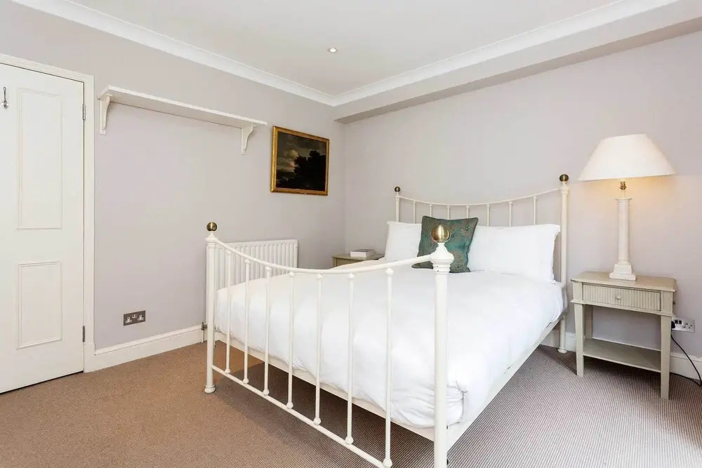 Relaxing Escape by the Kings Road