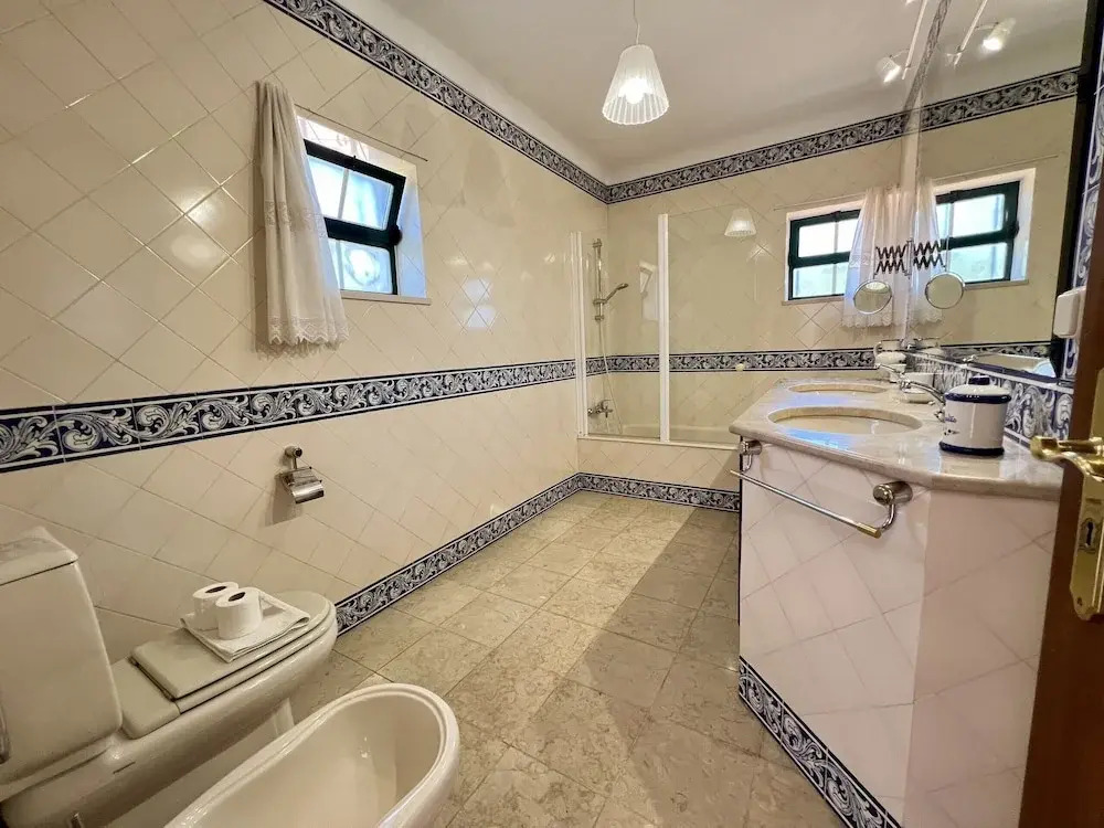 Alvor Traditional Villa With Pool by Homing