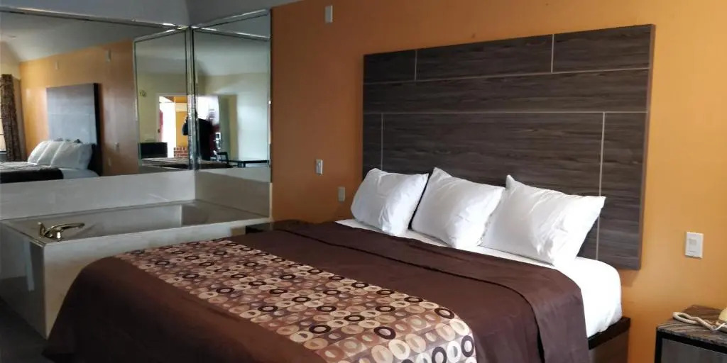 Regency Inn and Suites Galena Park