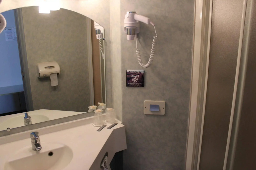 Crau Hotel