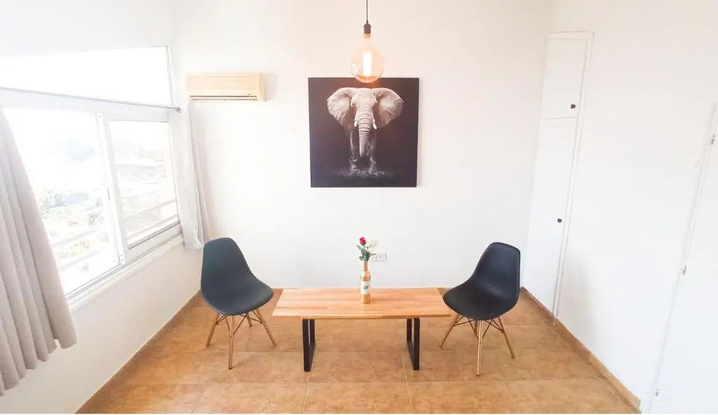 Luxury Maisonette Apartment -SEA VIEW, NETFLIX, GYM- 5 Min from Beach