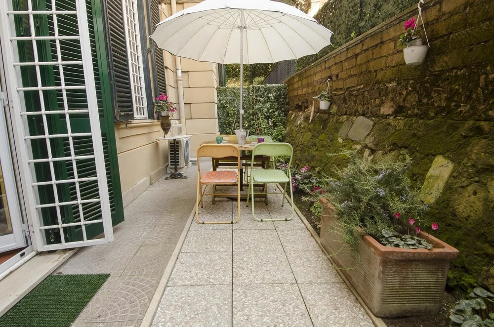 Apartment With one Bedroom in Roma, With Enclosed Garden and Wifi