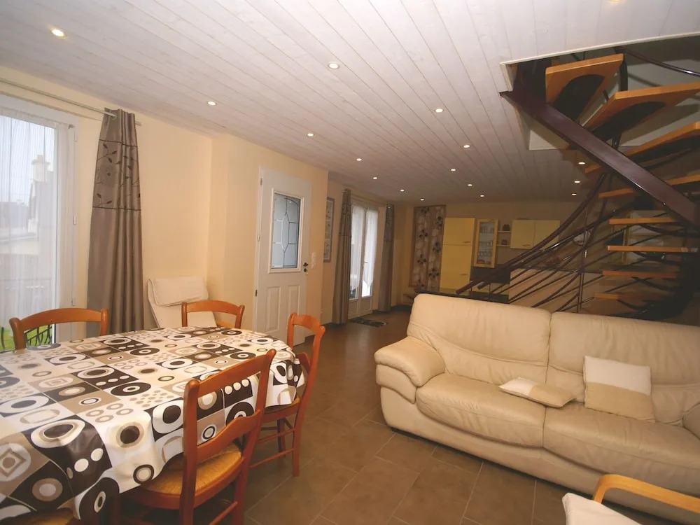 Alluring Holiday Home in L'armor-pleubian With Terrace