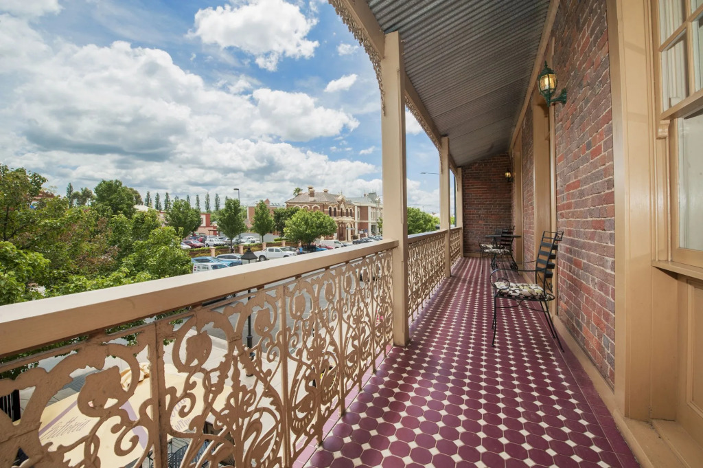 Cobb & Co Court Boutique Hotel