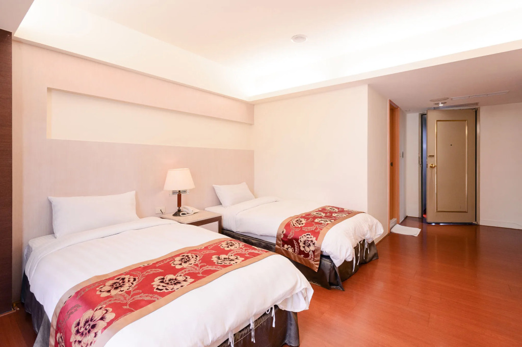 Waugh Den Business Hotel