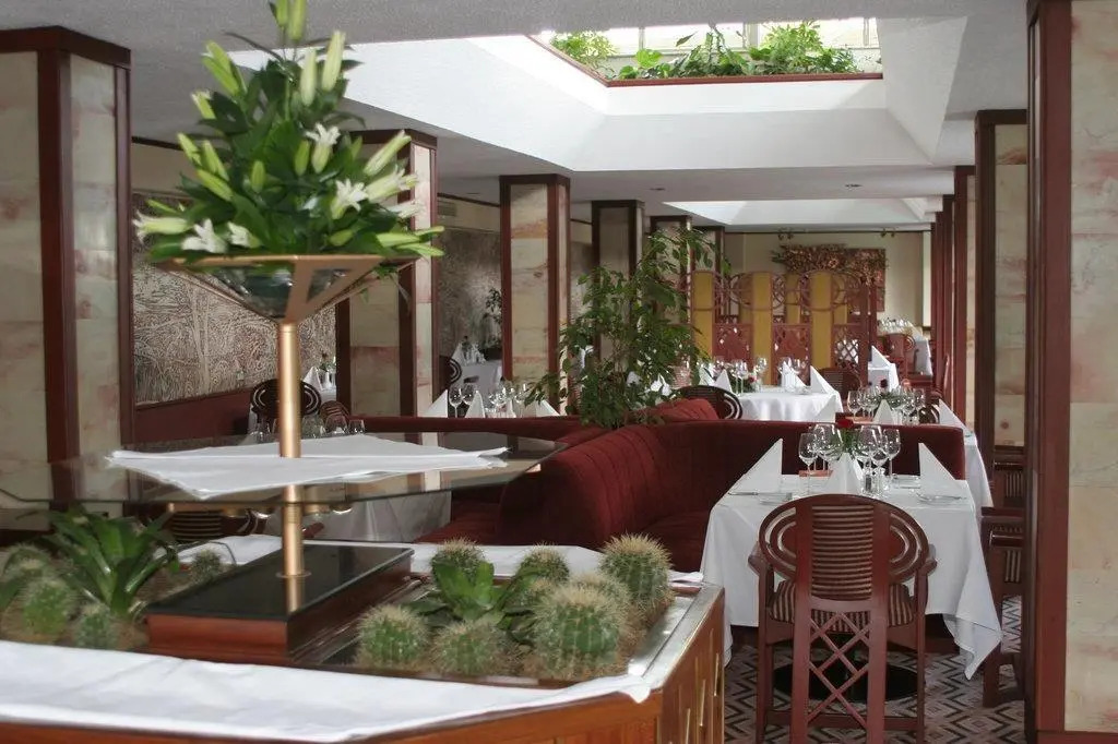 Отель Nairobi Serena