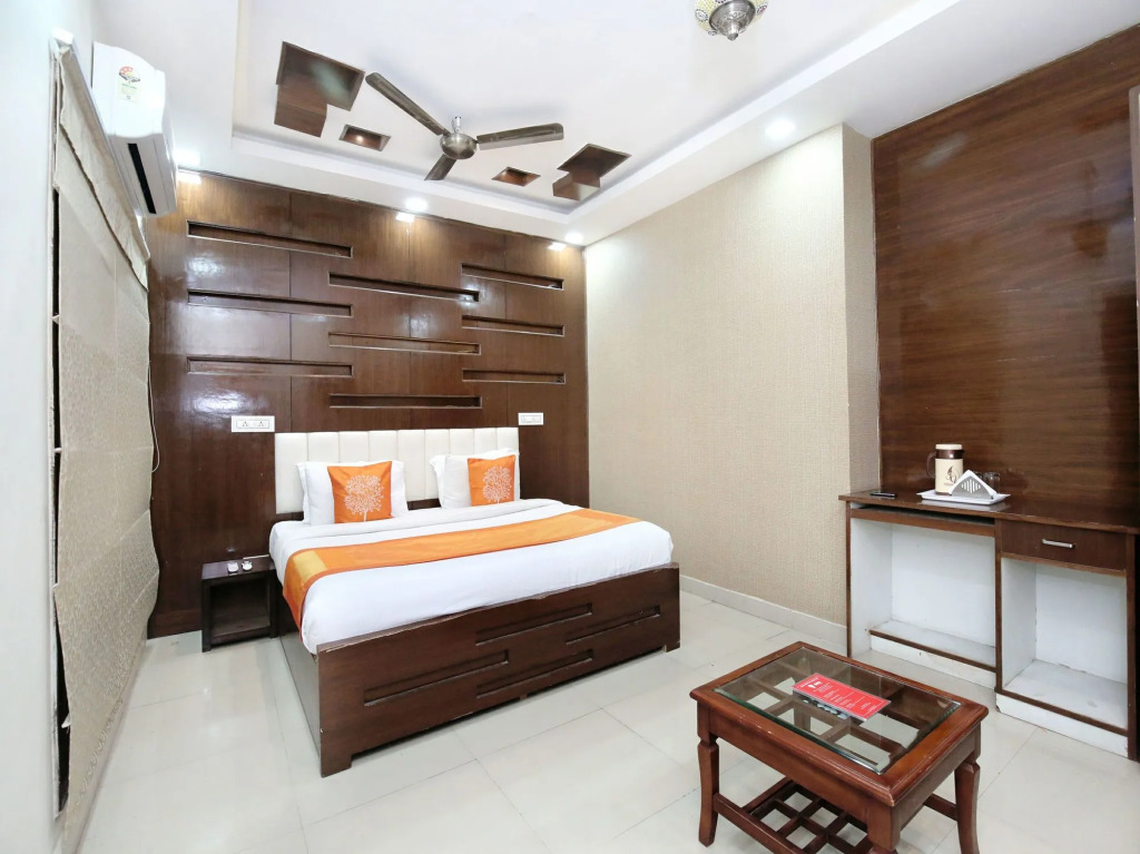 OYO 5691 Hotel Eurasia