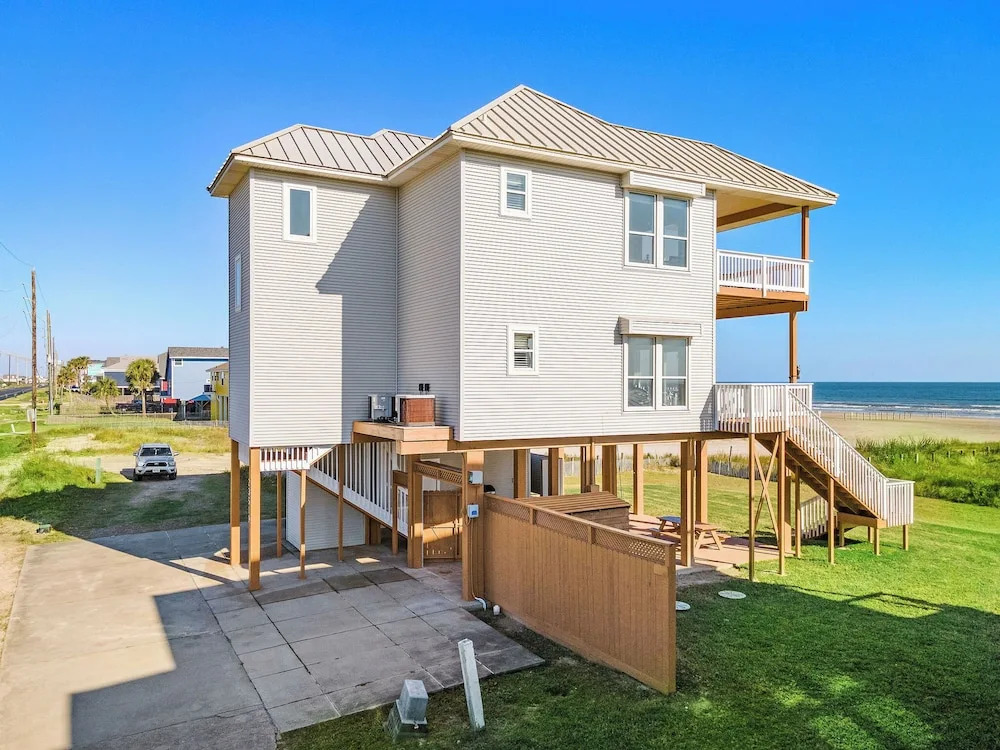 Beach Heaven by Ryson Vacation Rentals