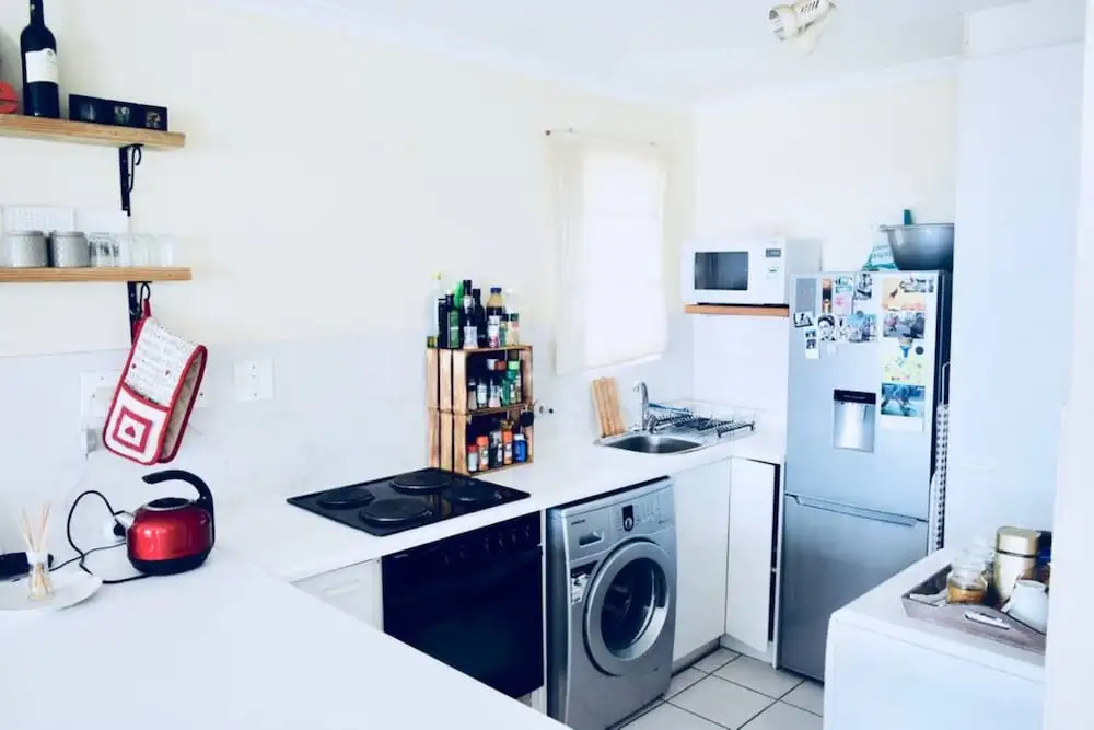 Bright Studio Apartment in Devils Peak