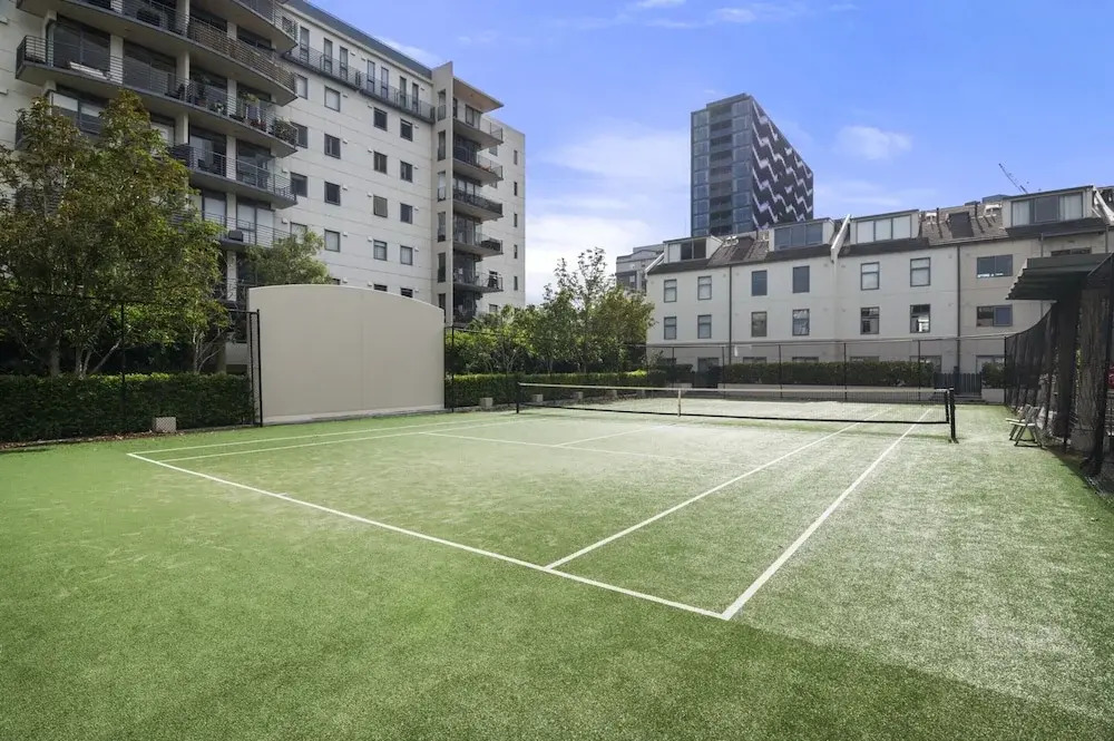 Central 2-bed Pad With Tennis Court,