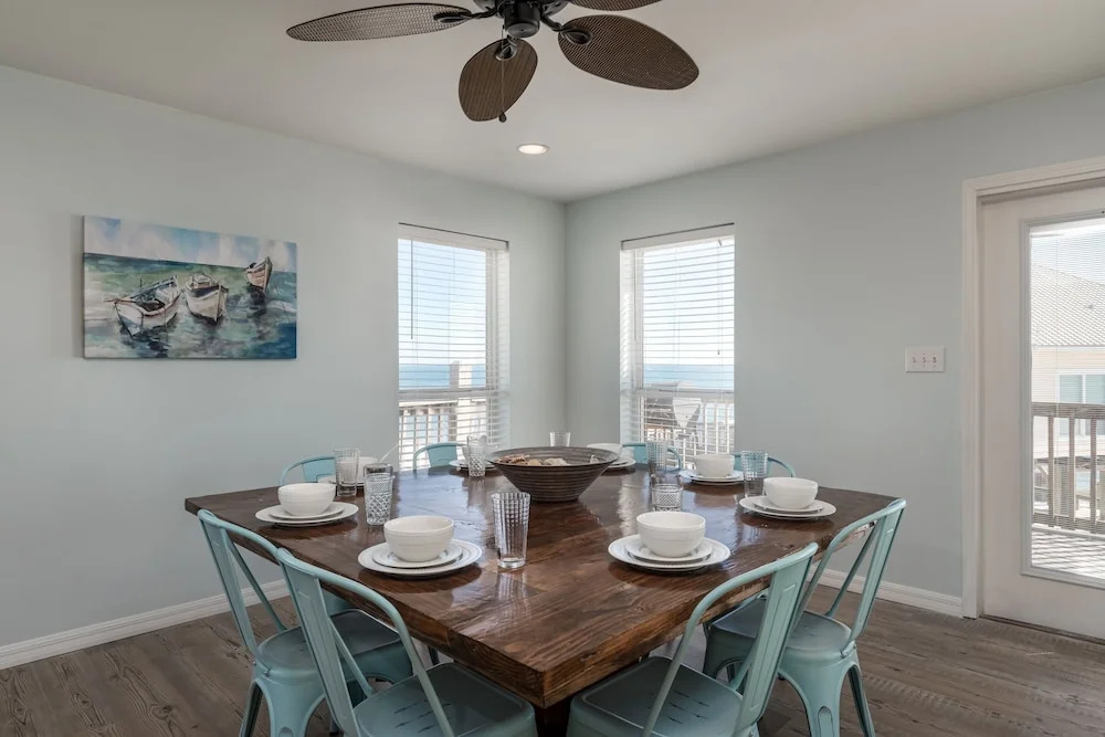 Island Escape - Gulf Access And Pet Friendly - Plus Amazing Views From The Crows Nest! 5 Bedroom Home by RedAwning