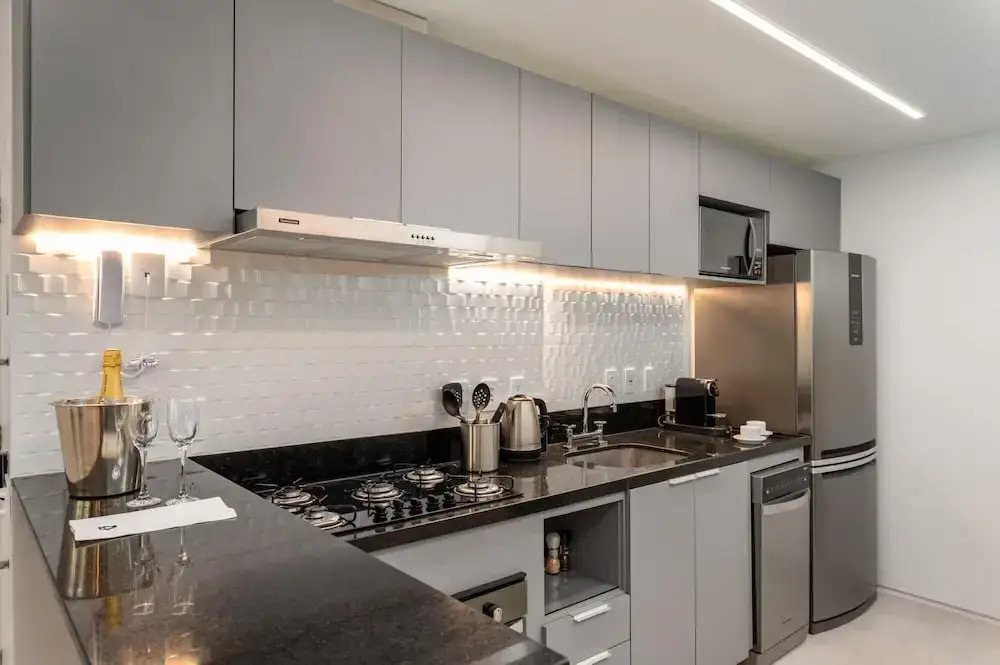 Apr301 2 Bedroom Apartment in Ipanema Modern and Well Located
