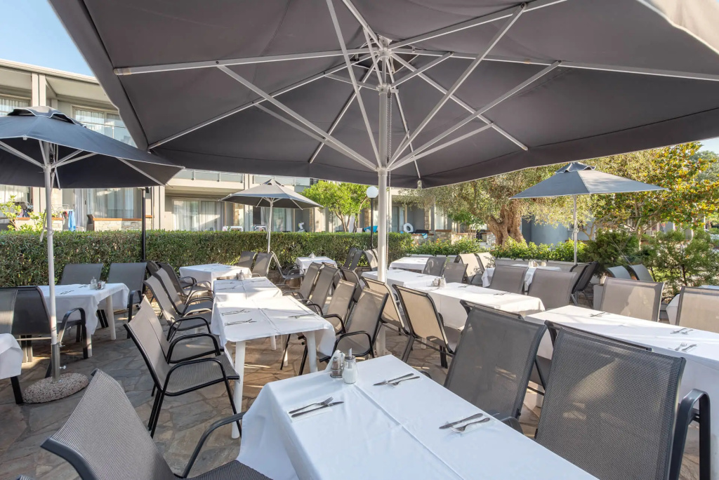 Dionysos Hotel & Suites