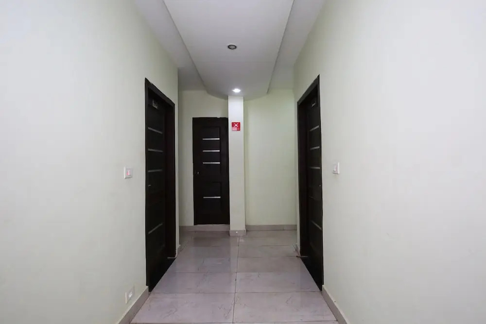 OYO 9956 Hotel Venus