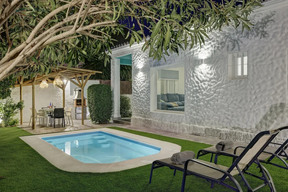 Villa Isabel By Seric, 15 walking to the beach