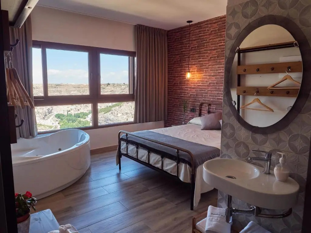 Casas Rurales Maribel - Complejo Moradas del Cerro 2 - Suites con Jacuzzi en Alcalá del Júcar
