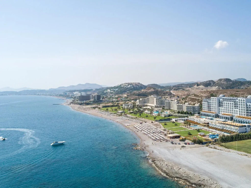 Achousa Hotel