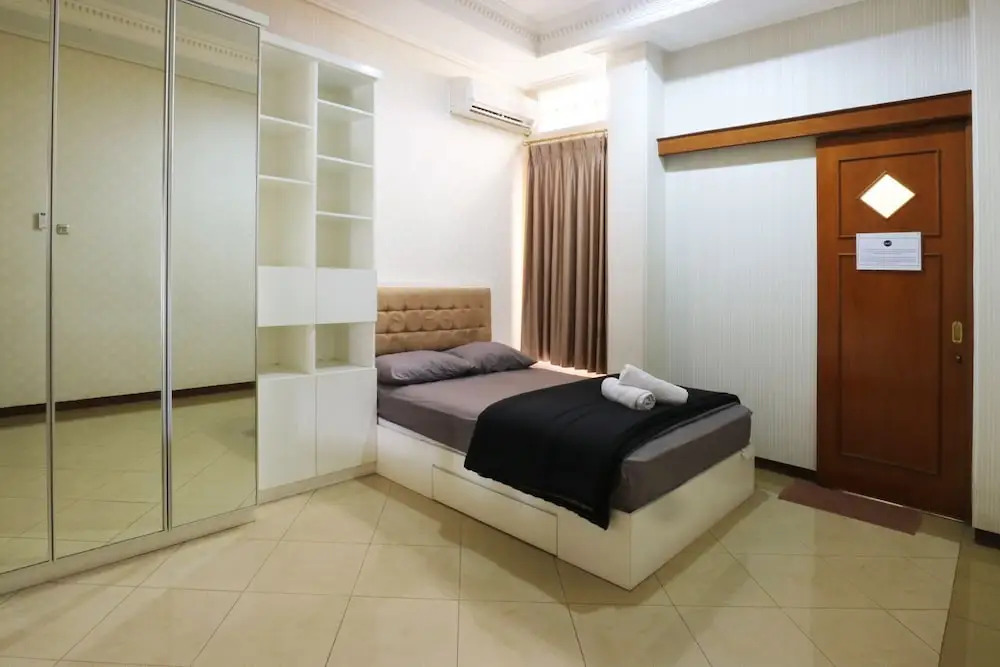 Maharani Guesthouse Tebet Syariah - Hostel