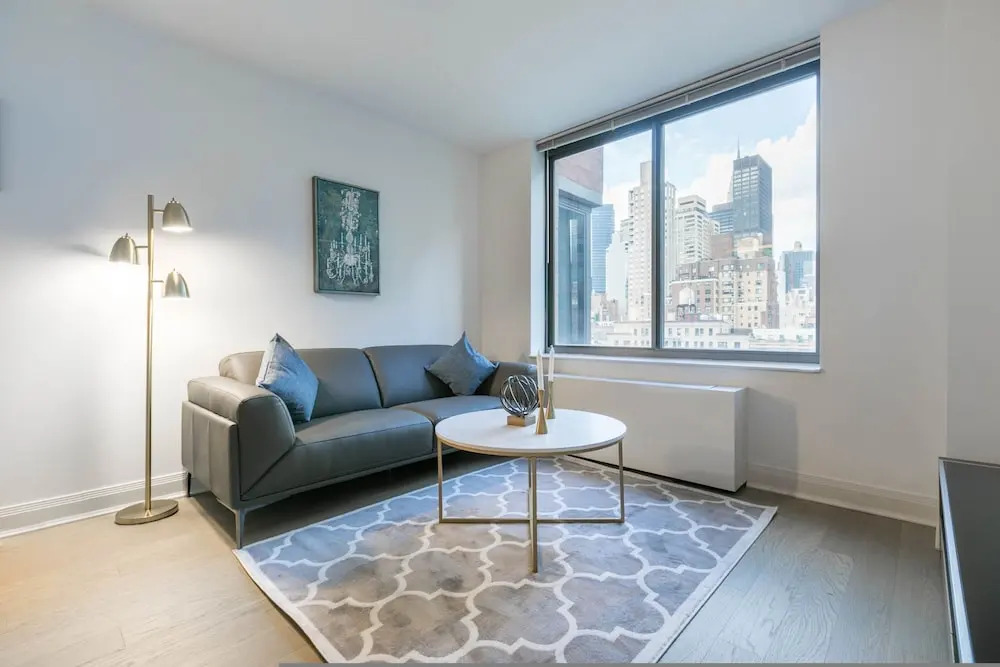 Fully Furnished 1BR in Murray Hills