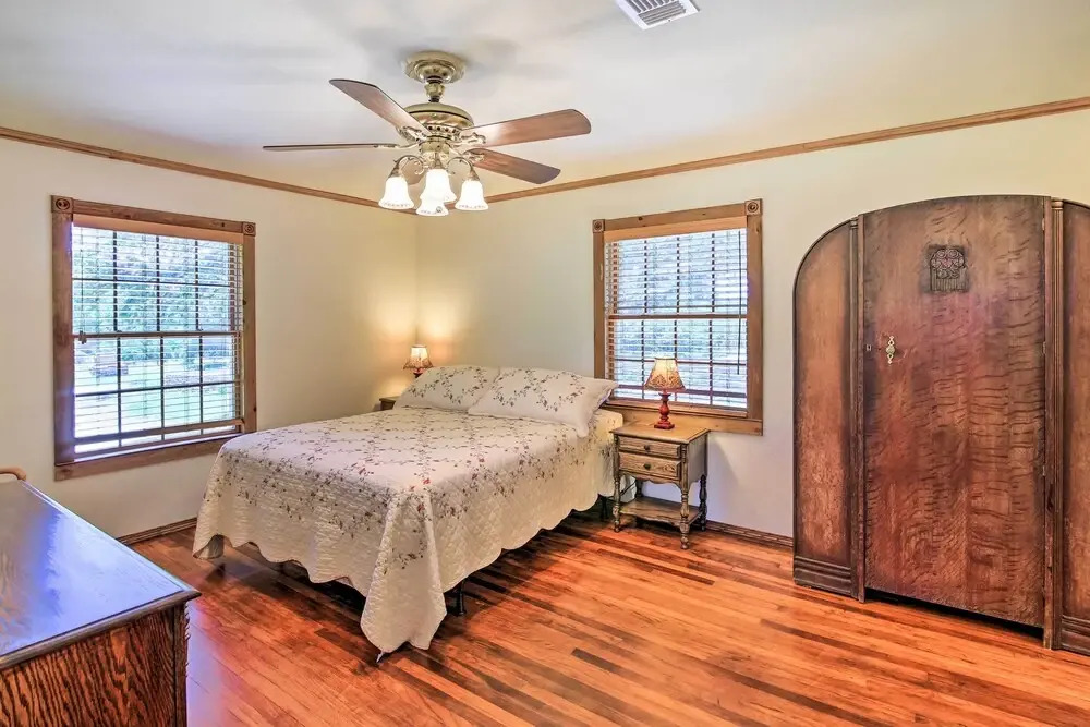 Countryside Cottage: 17 Mi to Downtown San Antonio