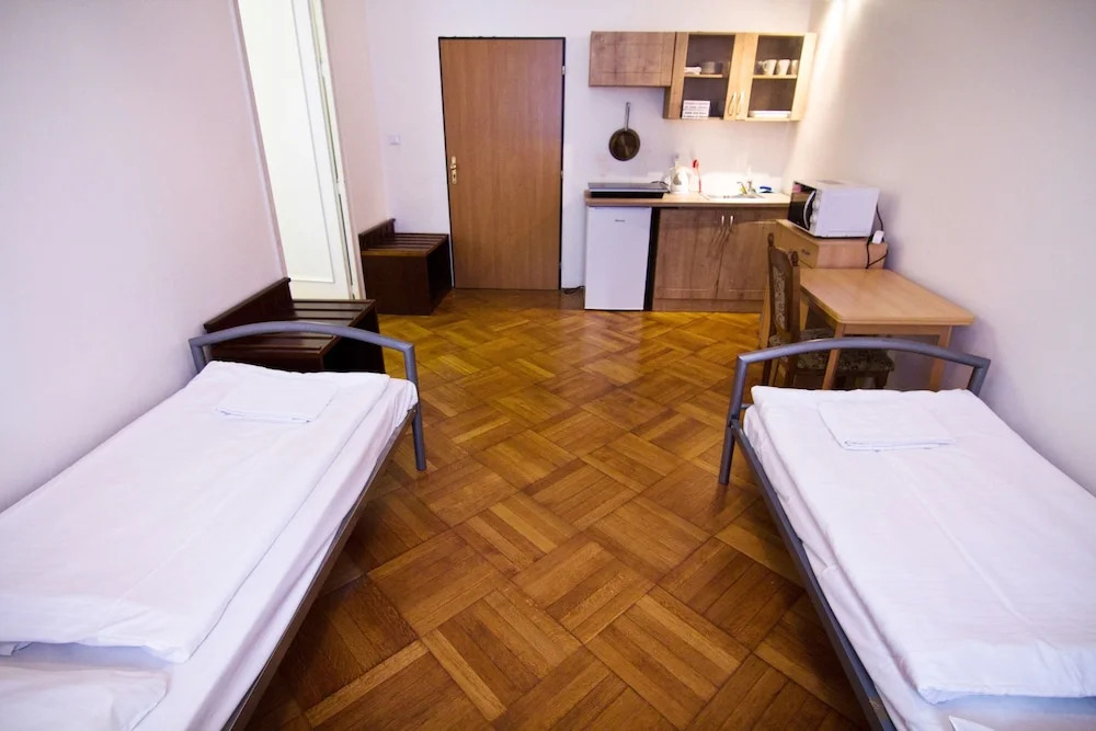 Happy Apartments for Friends