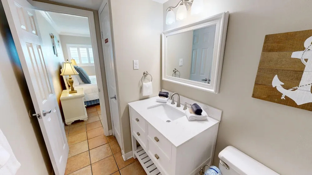 Beach House 201c 2 Bedroom Condo by RedAwning