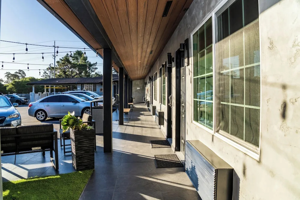 Monterey Surf Inn
