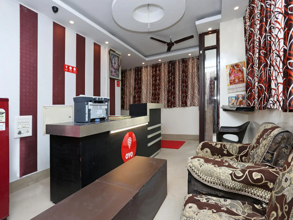 OYO 11623 Hotel Shiva Palace