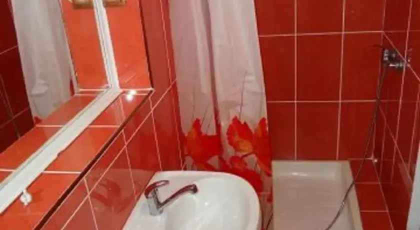 На Самбурова 242