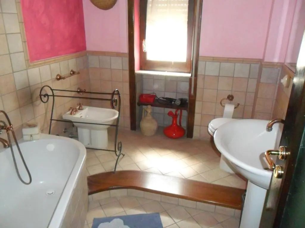 B&B PinkHouse