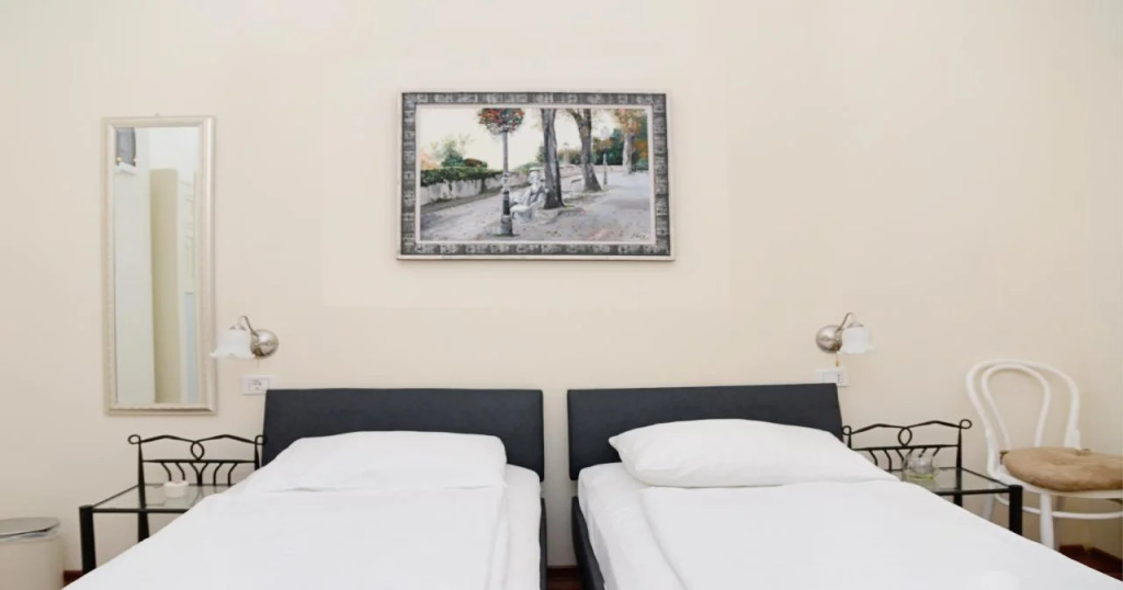 Apartments & Rooms Flowers