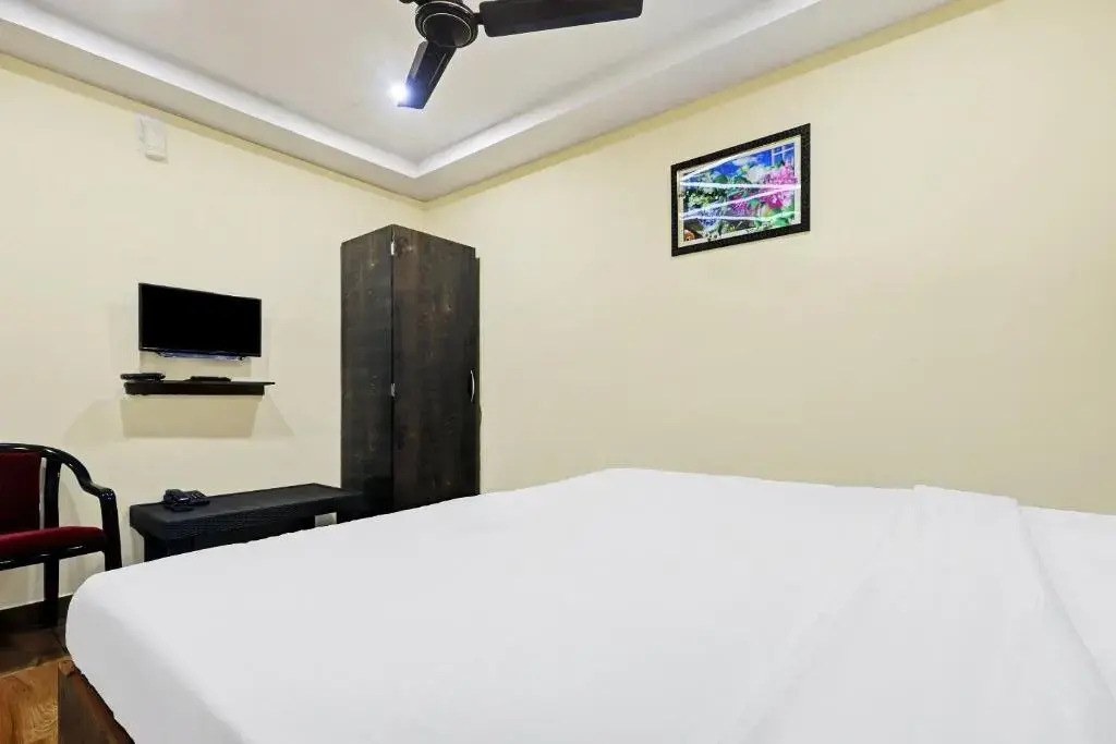 Capital O 86215 R R Homestay